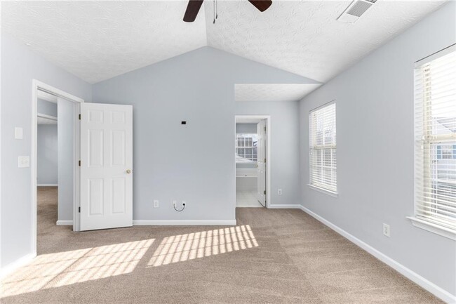 Building Photo - 400 Spring Head Dr SE