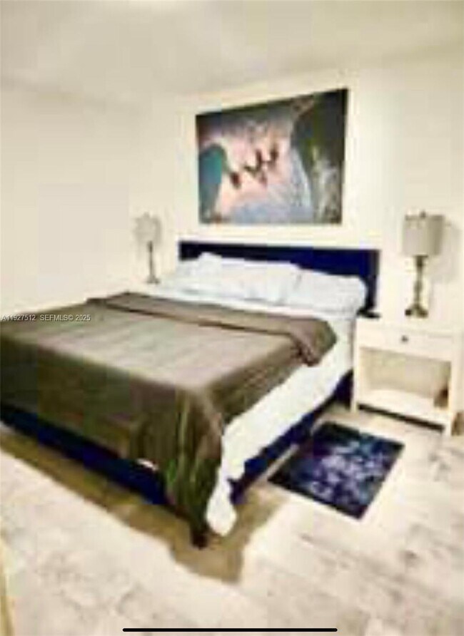 Building Photo - 3401 N Country Club Dr