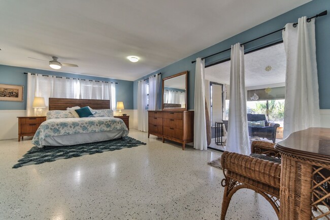 Building Photo - Vacation Rental Amazing Pet Friendly 3 Bed...