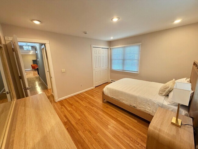 Building Photo - 29 Carriage Hill Ln