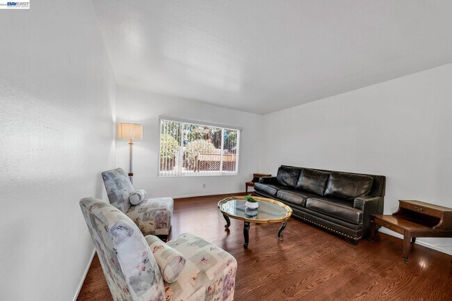 Building Photo - 1810 Boxwood Dr