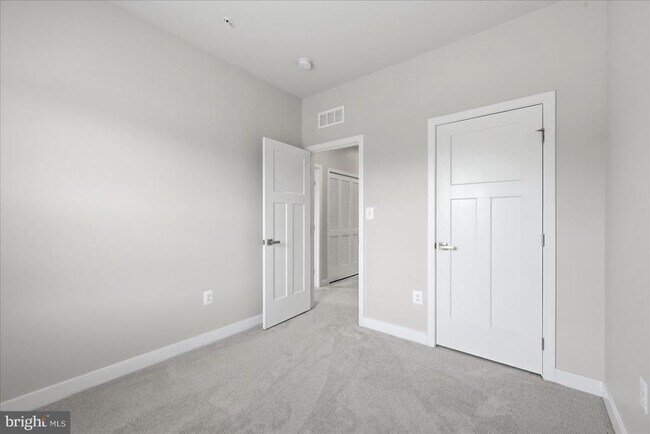 Building Photo - 1550 Adamson Wy