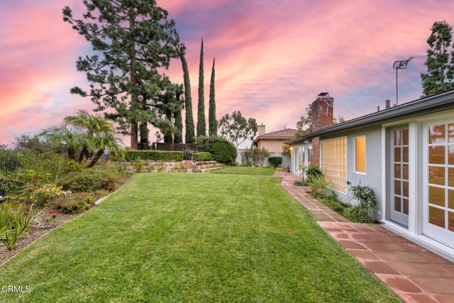 Building Photo - 1370 Cresthaven Dr