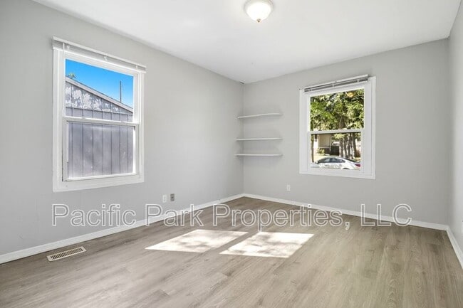 Building Photo - 3639 Richelieu Rd