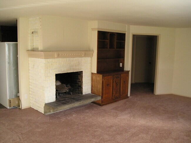 Building Photo - 808 Warner St