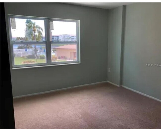 Building Photo - 4037 Lake Bayshore Dr