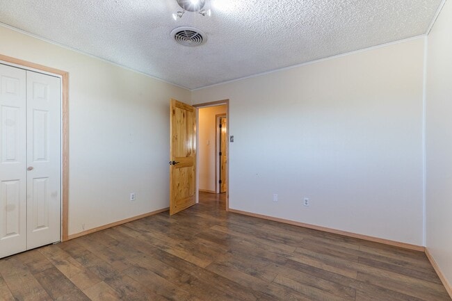 Building Photo - Spacious 3 Bedroom Home with Solar Panels and a Pool