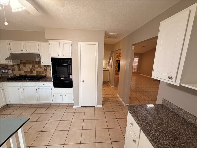 Building Photo - 3227 Glade Springs Dr