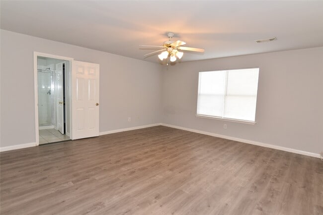 Building Photo - 6807 Turtlewood Dr