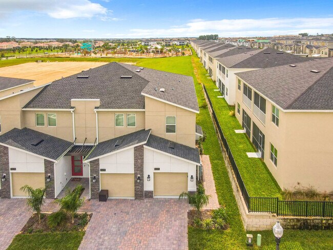 Building Photo - 9331 Sommerset Hills Dr