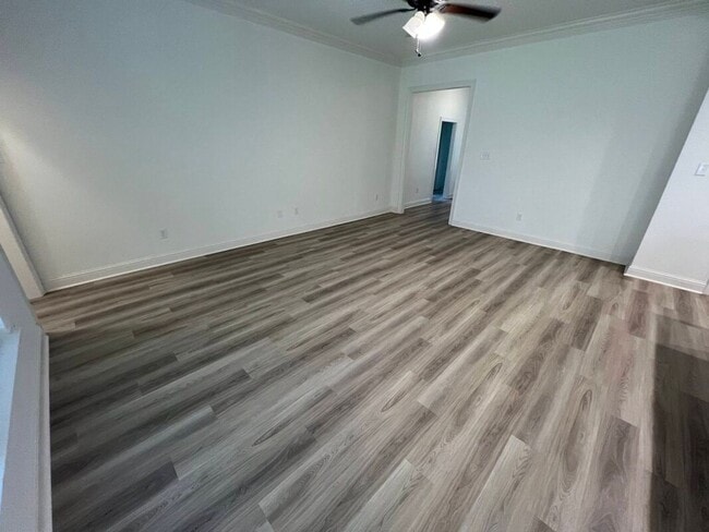 Building Photo - Trendy, 3 bedroom, 2 bath home in coveted Kenilworth Crossing Community near LSU