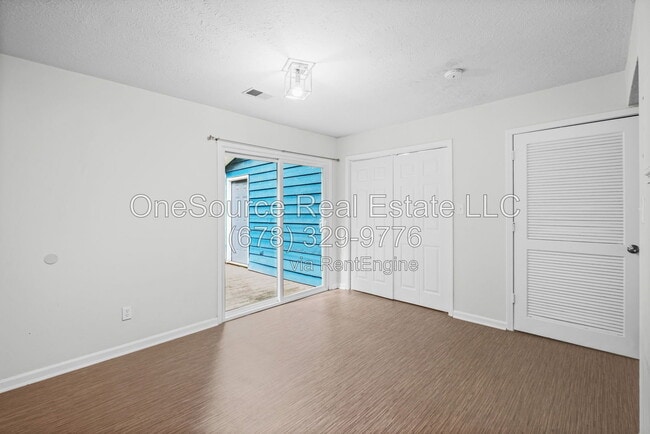 Building Photo - 2961 Lakemont Dr SW