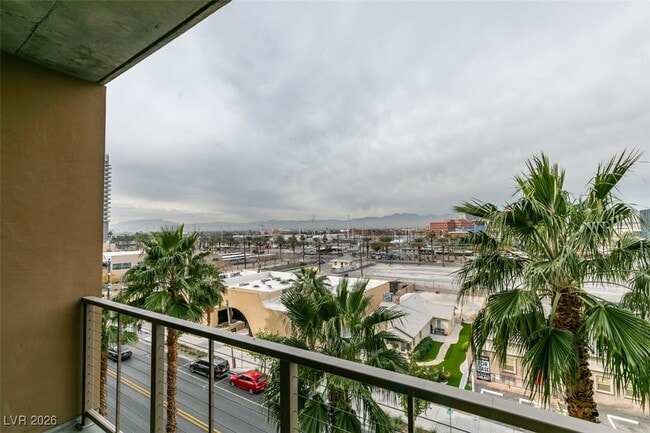 Building Photo - 353 E Bonneville Ave