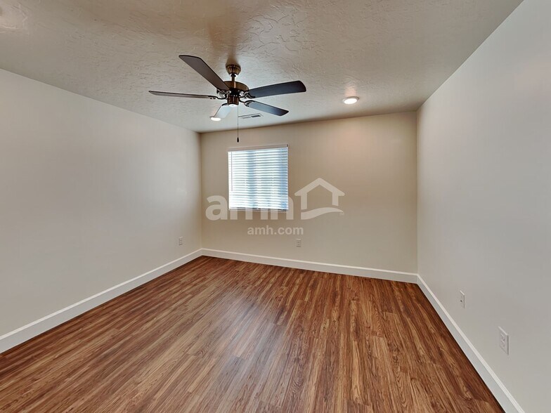 Building Photo - 6776 Silver Creek Dr