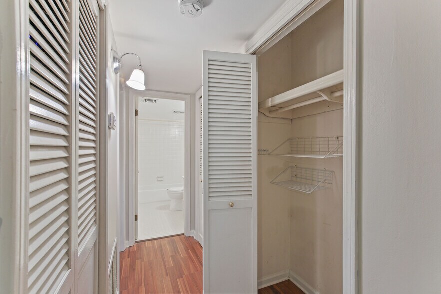 Building Photo - 93 La Rue Pl NW