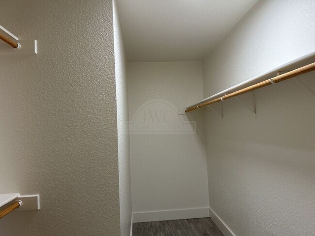 Building Photo - 316 Timber Ridge Dr