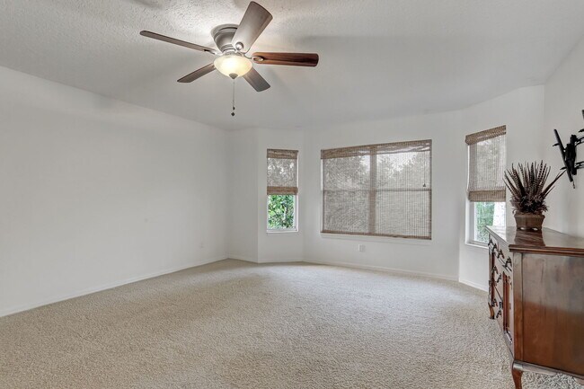 Building Photo - 140 Oceans Edge Dr