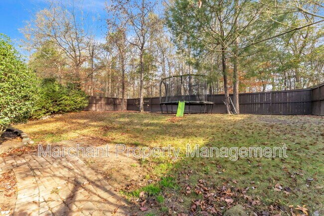 Building Photo - 4 Woodland Chase Ct