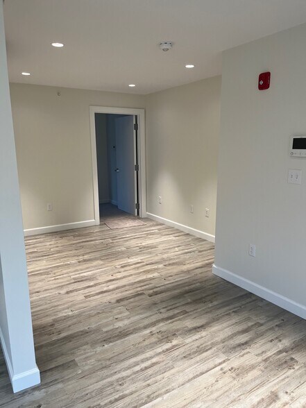 Building Photo - 96 Broad St