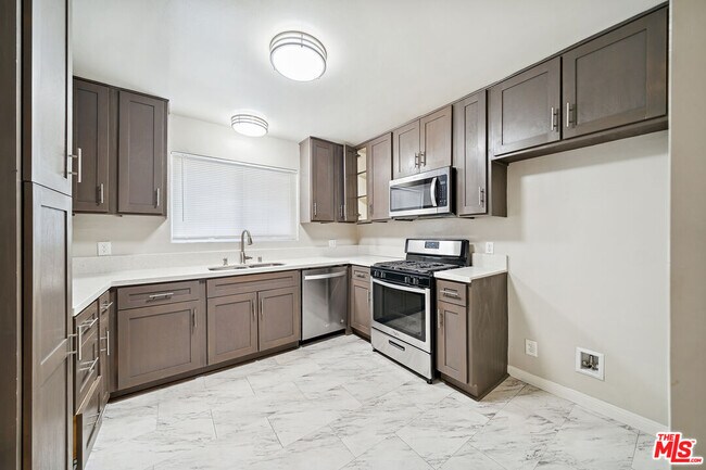 Building Photo - 3652 Carmona Ave