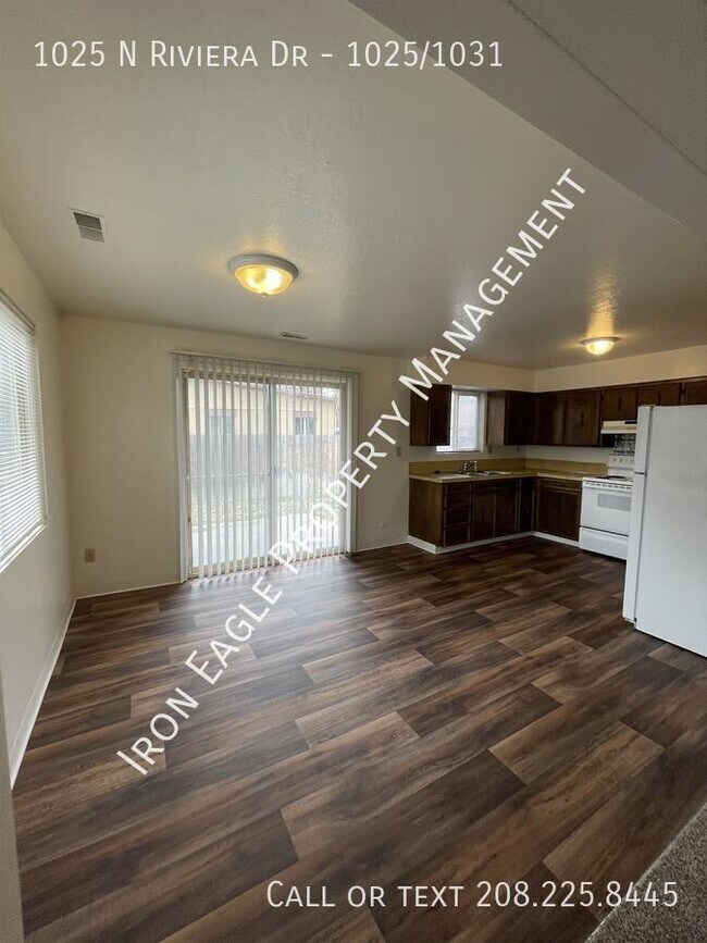 Building Photo - 1025 N Riviera Dr