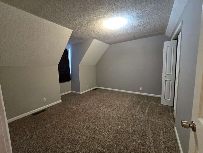 Building Photo - 1019 Shadow Ridge Ave