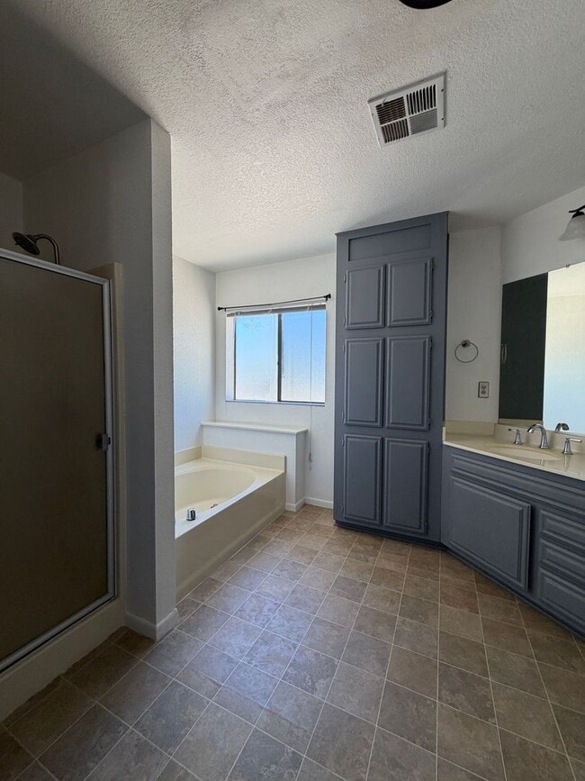 Building Photo - 35827 Tumbleweed Cir