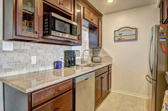 Building Photo - 602 Sea Breeze Ln