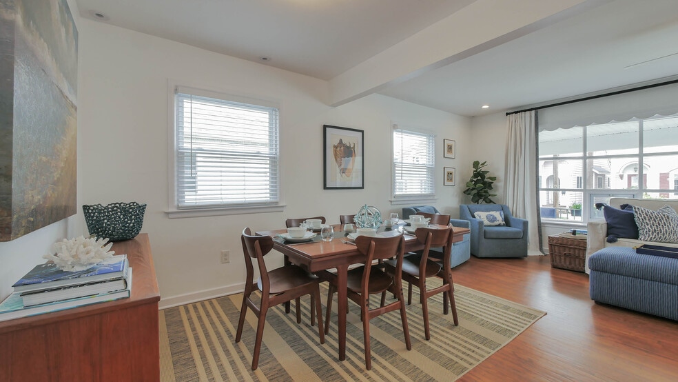 Building Photo - 12 N Delavan Ave