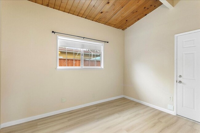 Building Photo - 1154 Otis Dr