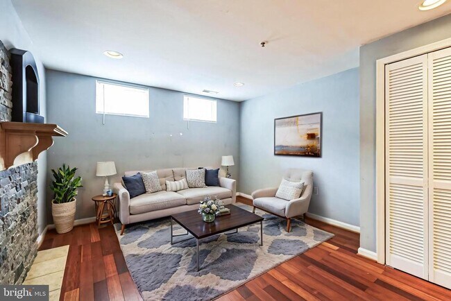 Primary Photo - 4929 Foote St NE