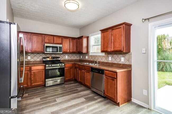 Building Photo - 231 Winterbury Dr