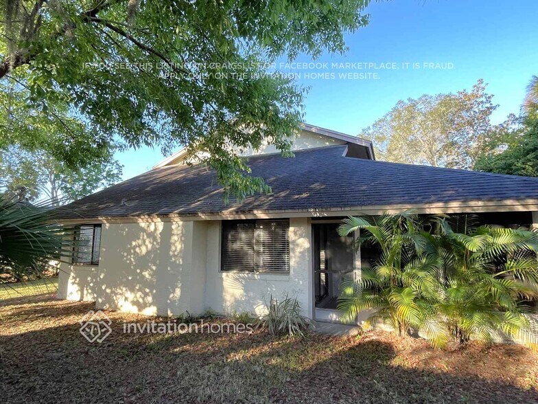 Building Photo - 126 W York Ct