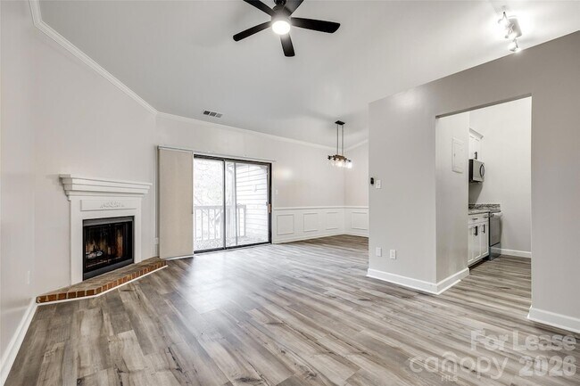 Building Photo - 4158 Charlotte Hwy