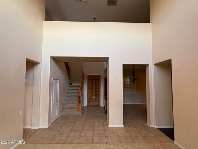 Building Photo - 642 E Torrey Pines Pl