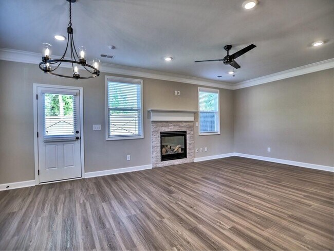 Building Photo - 3355 Verdi Ln