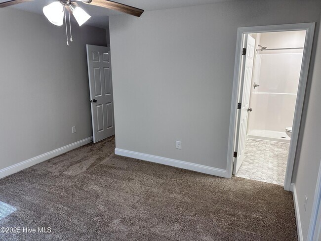 Building Photo - 175 Loren Rd