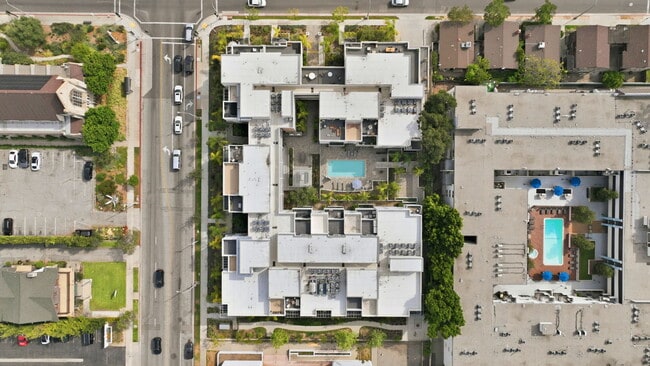 Building Photo - 399 E Del Mar Blvd
