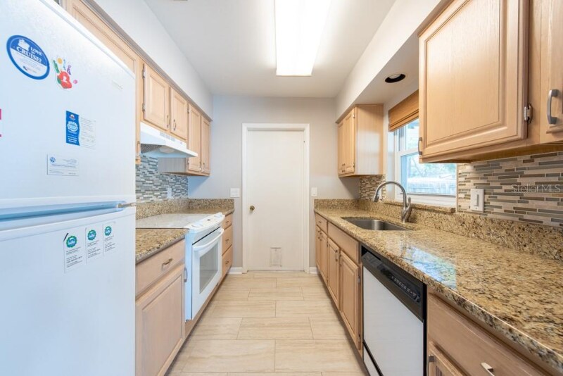 Building Photo - 6818 Robinswood Ln