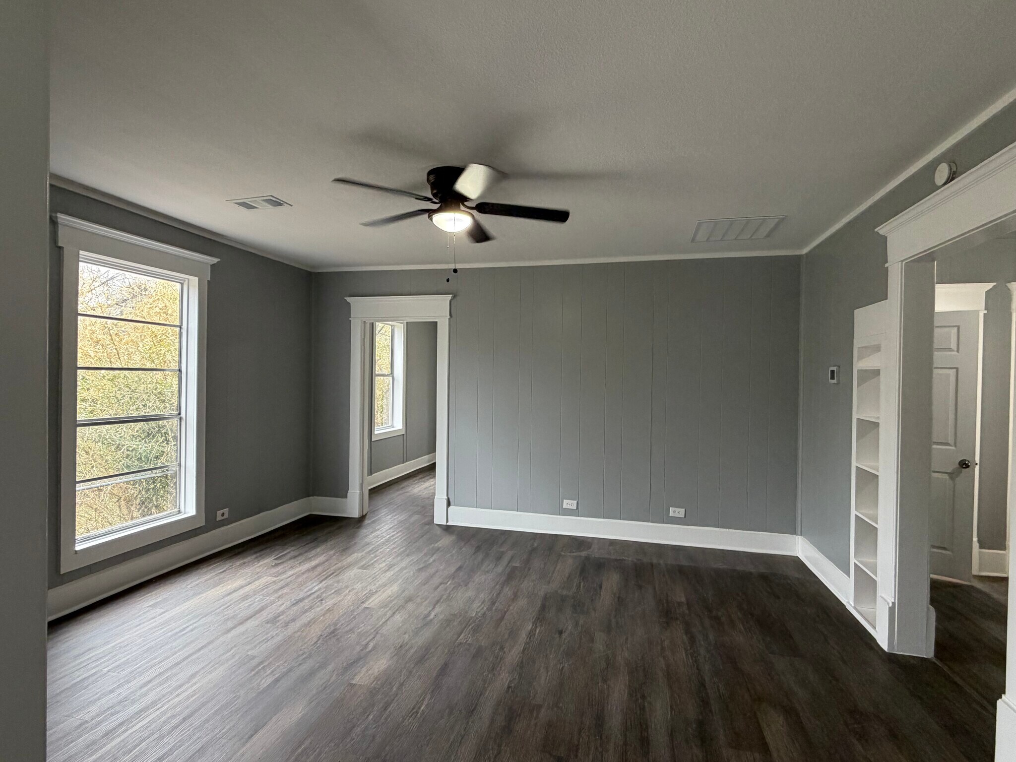 Building Photo - 220 E Morgan St