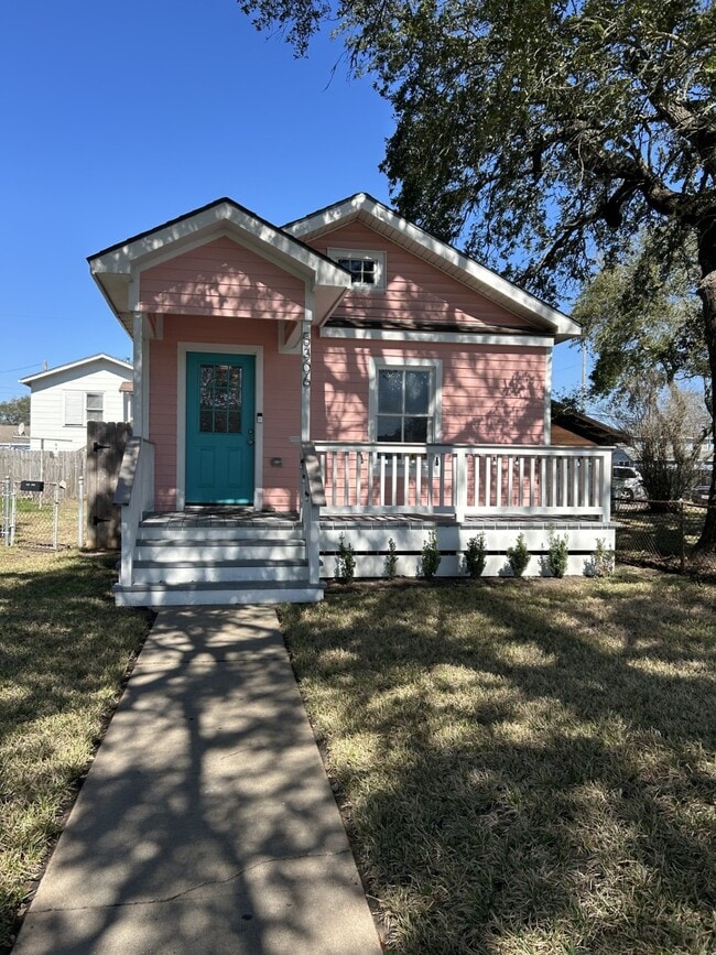 Building Photo - 5306 Avenue P 1/2