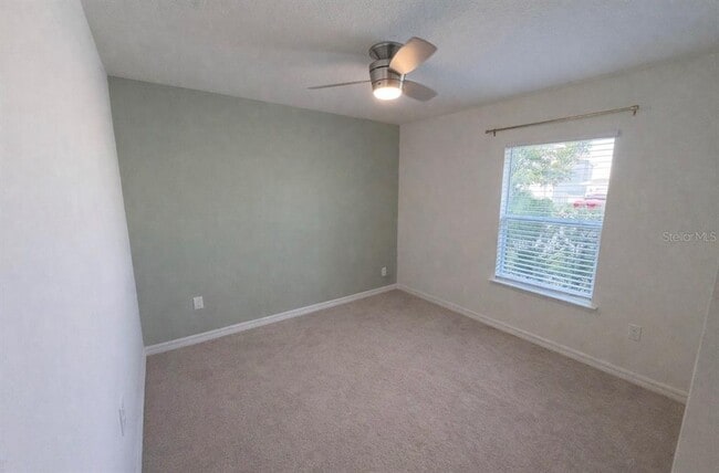 Building Photo - 433 Summer Grv Ln