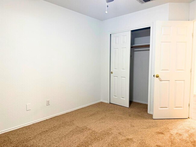 Building Photo - 711 Settlement St