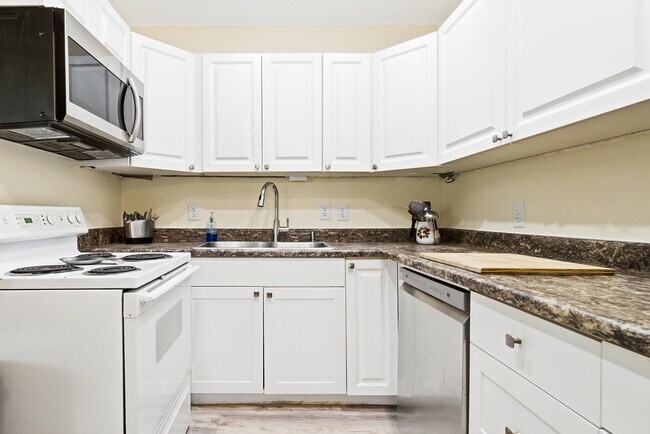 Building Photo - 142 Norwich F