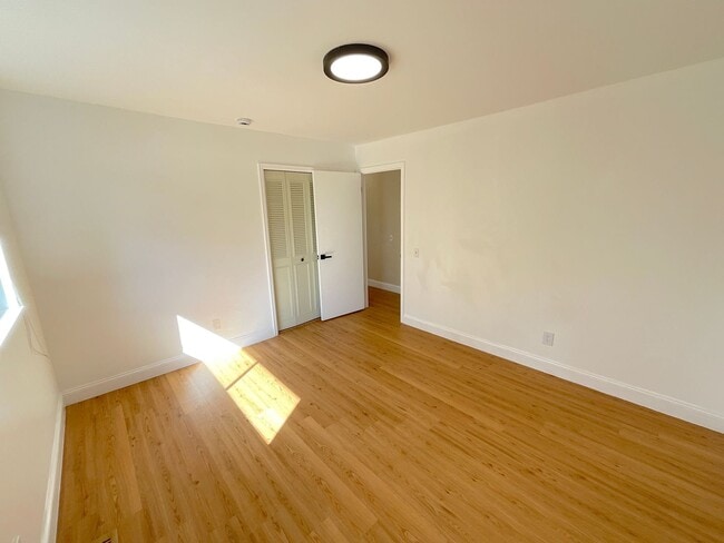 Building Photo - 4 Bedroom Home Available Near E Cheyenne M...