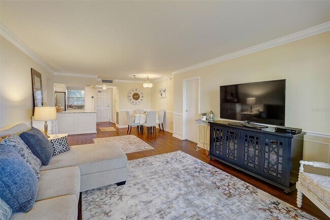 Building Photo - 5108 Brittany Dr S