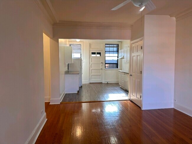 Building Photo - 1130 W Pratt Blvd