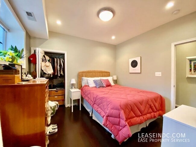 Building Photo - 1612 6th St NW