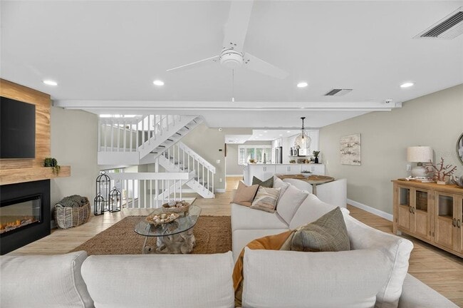 Building Photo - 160 Marina Del Rey Ct