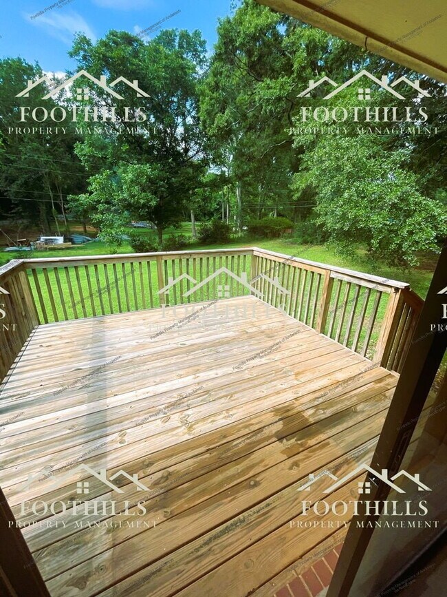 Building Photo - 301 Mcneil Dr